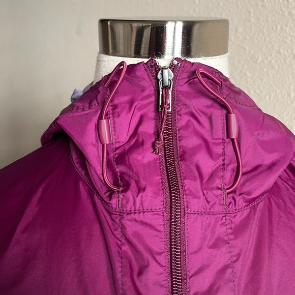Columbia Sz M Berry Colored Rain jacket/Windbreaker - Picture 8 of 16